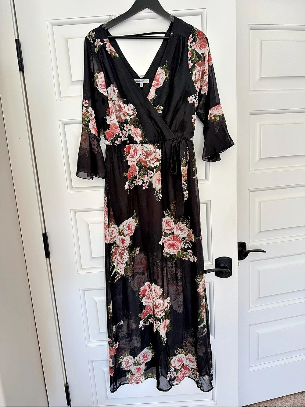 bailey blue Floral Maxi Dress in Black & Pink Like New